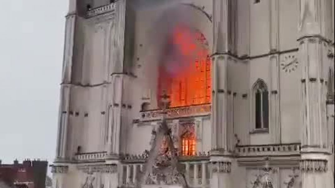 Ֆրանսիական Նանտ քաղաքում այրվել է Ֆրանսիայի խոշորագույն գոթական տաճարներից մեկը