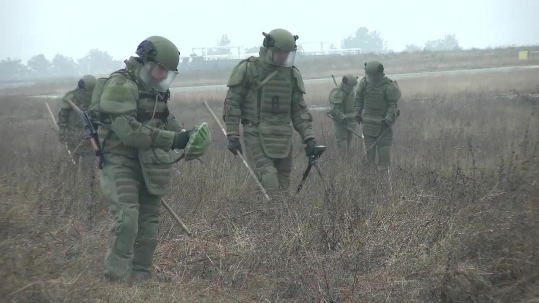 Разминирование аэропорта Степанакерт саперами миротворческих сил РФ в Нагорном Карабахе