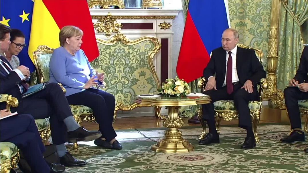 Путин и Меркель проводят двусторонние переговоры в Москве