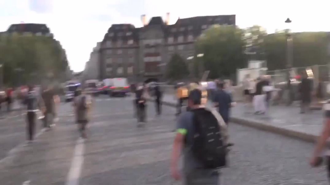Փարիզում բողոքի ակցիայի ժամանակ ոստիկանությունը արցունքաբեր գազ ու ջրցան մեքենաներ է կիրառել