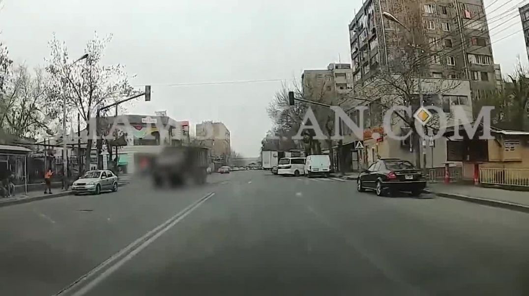 Երևանում տեսախցիկն արձանագրել է՝ ինչպես է 12-ամյա երեխան բեռնատարի կողմից վրաերթի ենթարկվում
