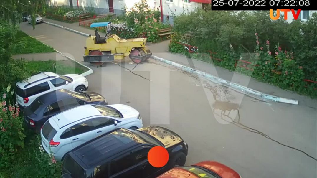 В Башкирии парень угнал дорожный каток, чтобы прокатить девушку