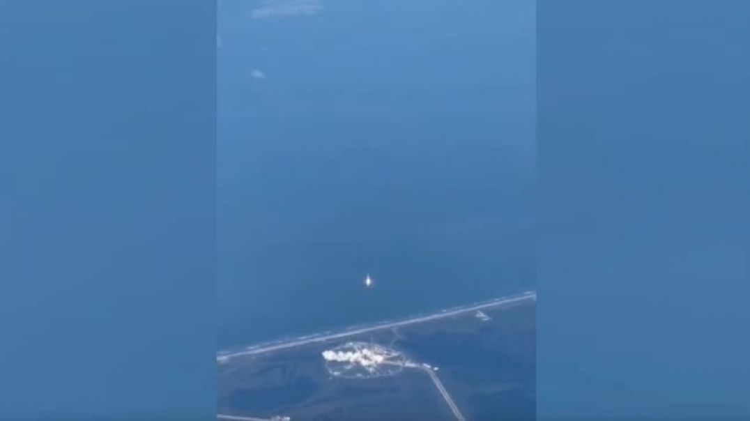 Ինքնաթիռի ուղևորը թռիչից նկարահանել է Իլոն Մասկի SpaceX-ի հրթիռի արձակումը
