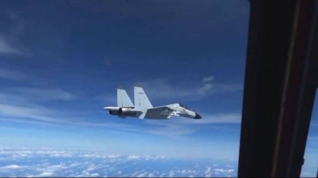 Ինչպես է չինական J-11 կործանիչը վտանգավոր մանևրել ԱՄՆ-ի RC-135 հետախուզական ինքնաթիռի կողքին