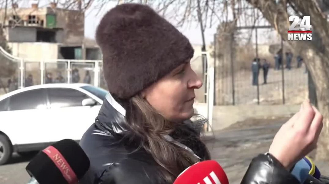 ՊՆ շենքի մոտ