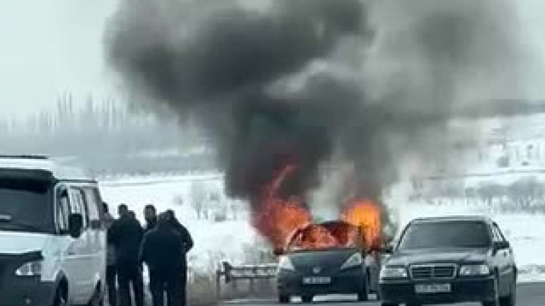 մեքենա է այրվում
