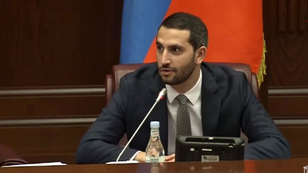 Խինդ ու ծիծաղ ԱԺ-ում