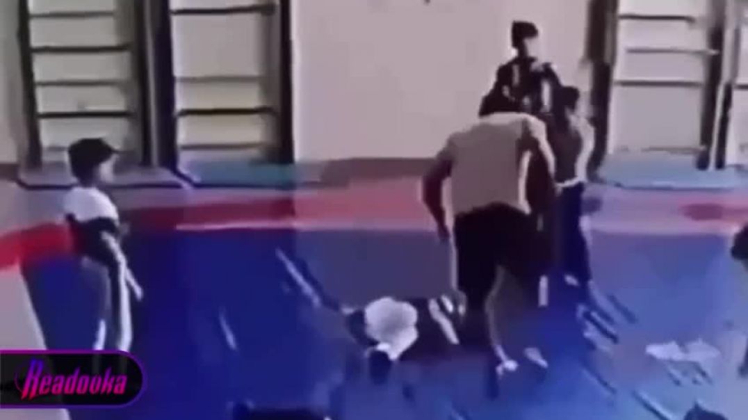 В Азербайджане тренер по самбо показал смертельный прием на семилетнем ребенке — мальчик умер в боль