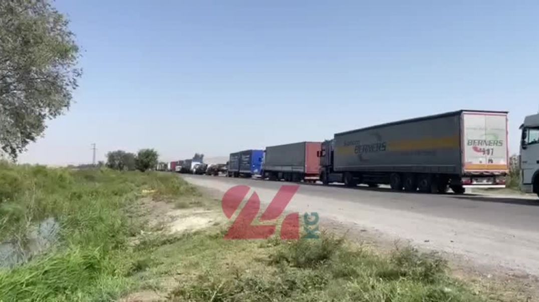 Մոտ 600 բեռնատարներ են կուտակվել Ղազախստանի և Ղրղըզստանի սահմանին