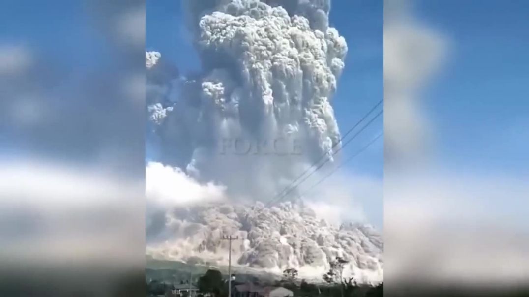 Just_now!_Volcano_Merapi_has_exploded!_Indonesia_is_covered_in_ashes! (online-video-cutter