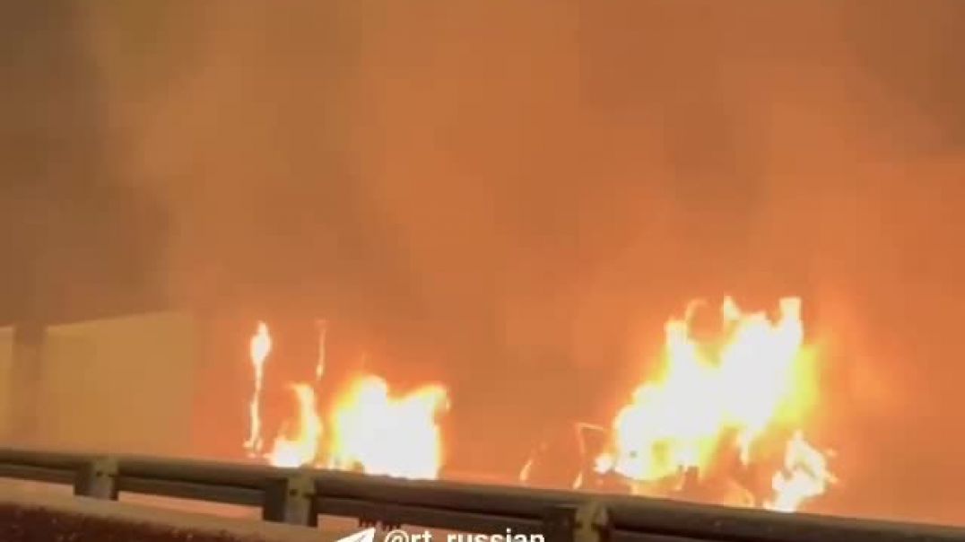Մոսկվայի Կիևսկոյե մայրուղում խոշոր վթար է տեղի ունեցել, ենթադրաբար այրվում են մի քանի մեքենաներ։