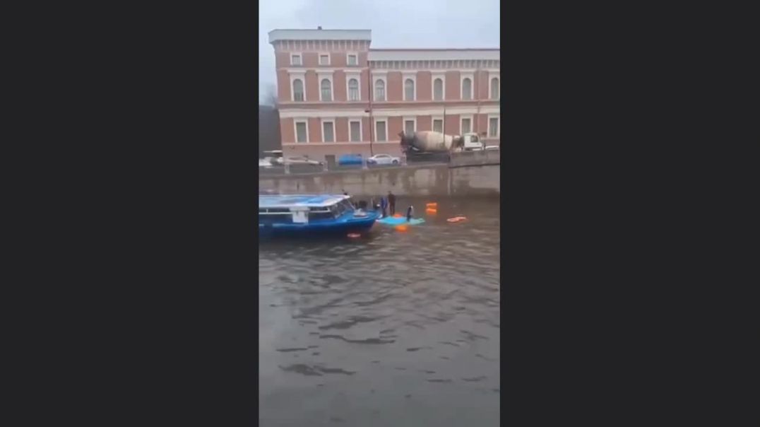 Սանկտ Պետերբուրգում ավտոբուսը կամրջից ընկել է Մոյկա գետը. Ջրի տակ կարող է գտնվել մինչև 20 մարդ