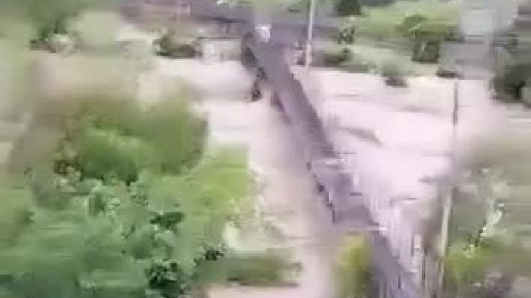 ՏԵՍԱՆՅՈՒԹ․ Այրում քաղաքը երկաթուղային փողոցին կապող կամուրջի քանդվելու պահը