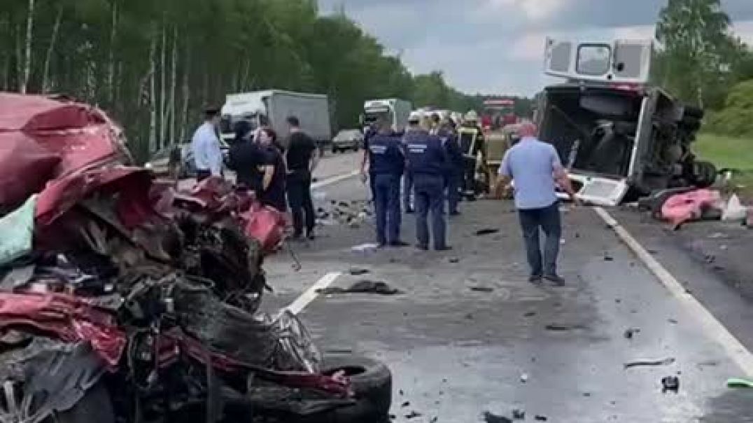 Խոշոր ավտովաթար. ավտոբուսը բախվել է երկու բեռնատարի և մեկ մարդատարի. կան զոհեր և վիրավորներ. ՌԴ