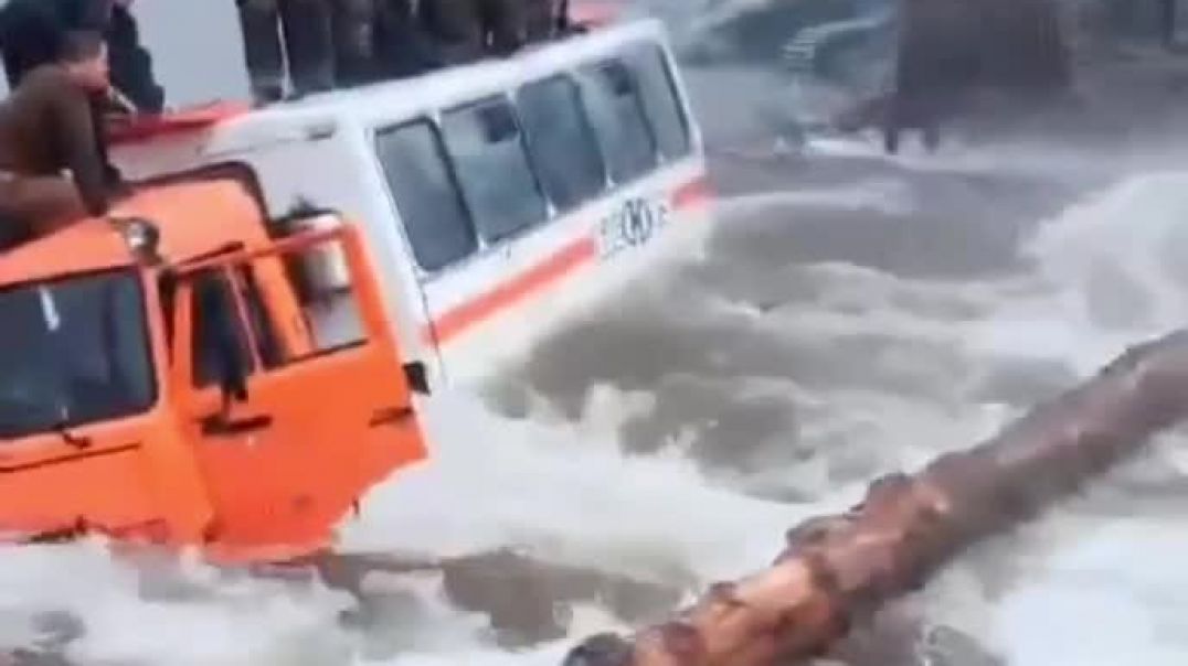 ՏԵՍԱՆՅՈՒԹ․ Մարդկանց տեղափոխող ավտոմեքենան հայտնվել է գետի մեջ․ ՌԴ
