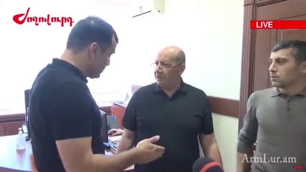 Ծեծկռտուք` Նոր Նորքի թաղապետարանում. Armlur