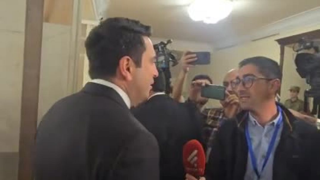 Անդրանիկ Քոչարյան, շուրթերդ մաքրիր. բողոքի ակցիա՝ ԱԺ միջանցքում