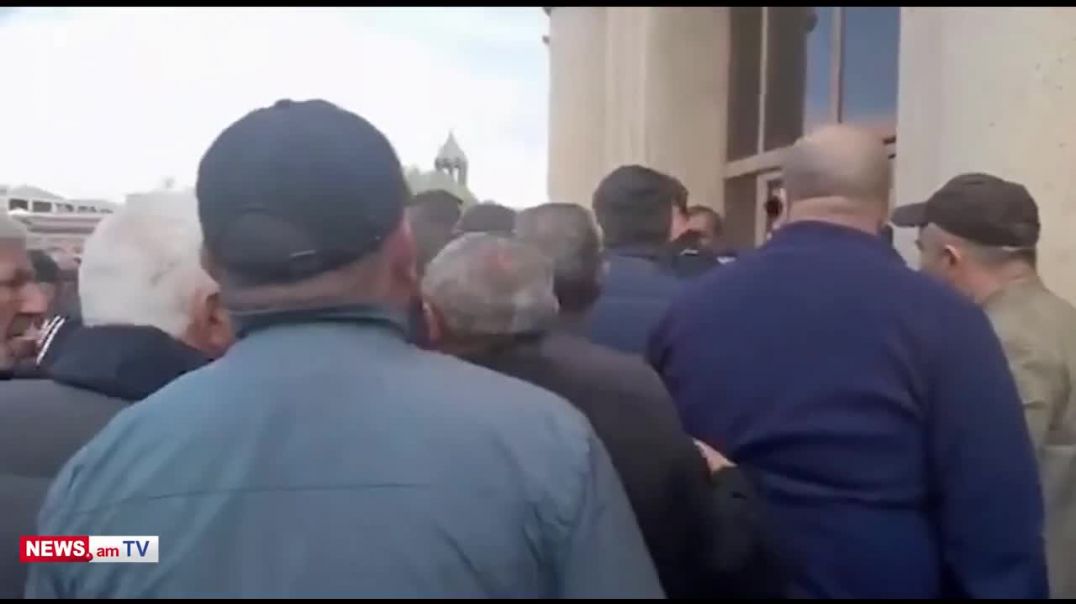 Քաշքշուկ իրավապահների և քաղաքապետարանի աշխատակիցների միջև. լարված իրավիճակ Գյումրիում