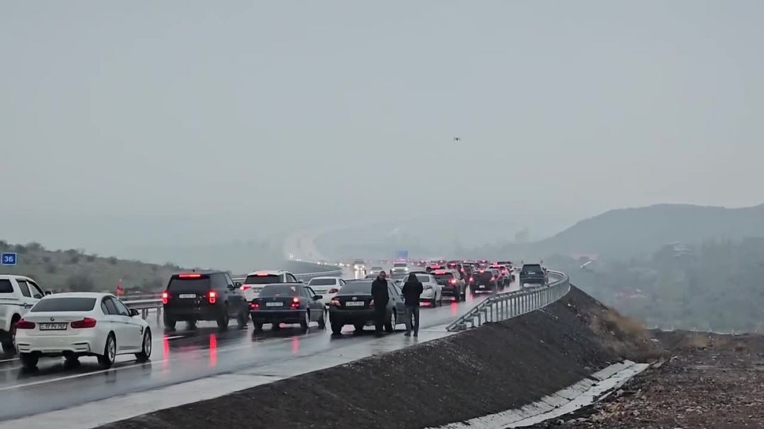 Կադրեր` Փաշինյանի մասնակցությամբ Երևան-Գյումրի ավտոերթից