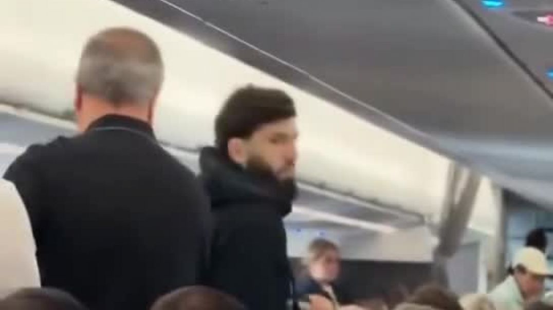 Ինչպես են Արման Ծառուկյանին ստիպում իջնել ինքնաթիռից