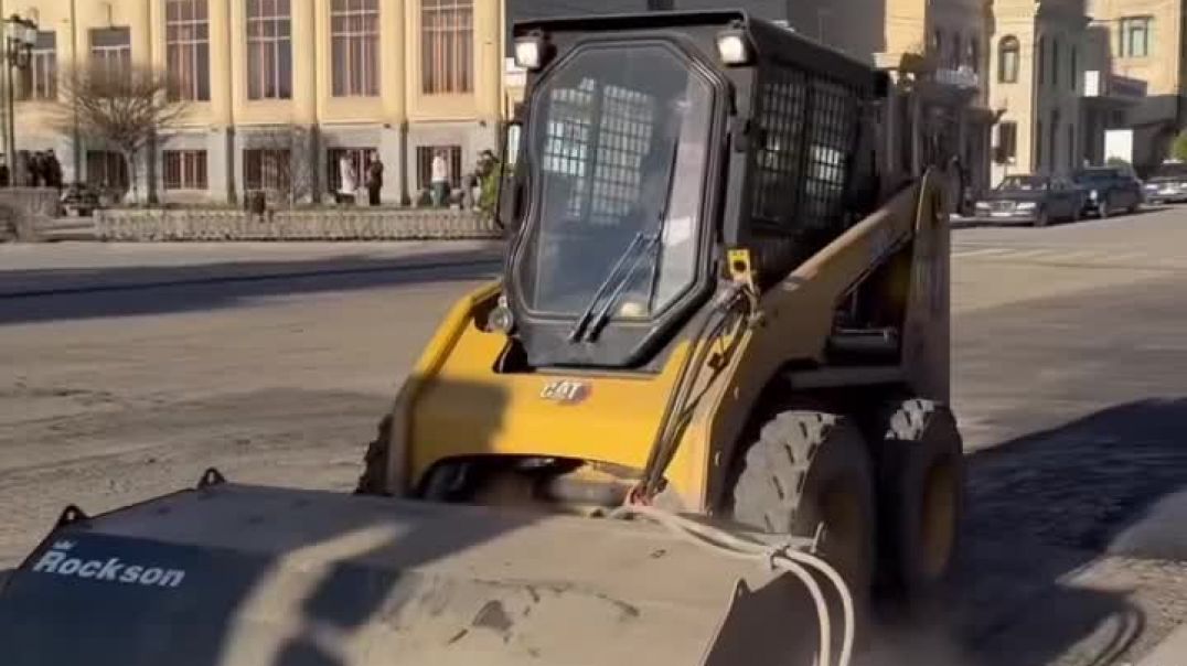 ՏԵՍԱՆՅՈՒԹ․ Գյումրիում ասֆալտապատման աշխատանքներ են մեկնարկել․  ՏԿԵ նախարար