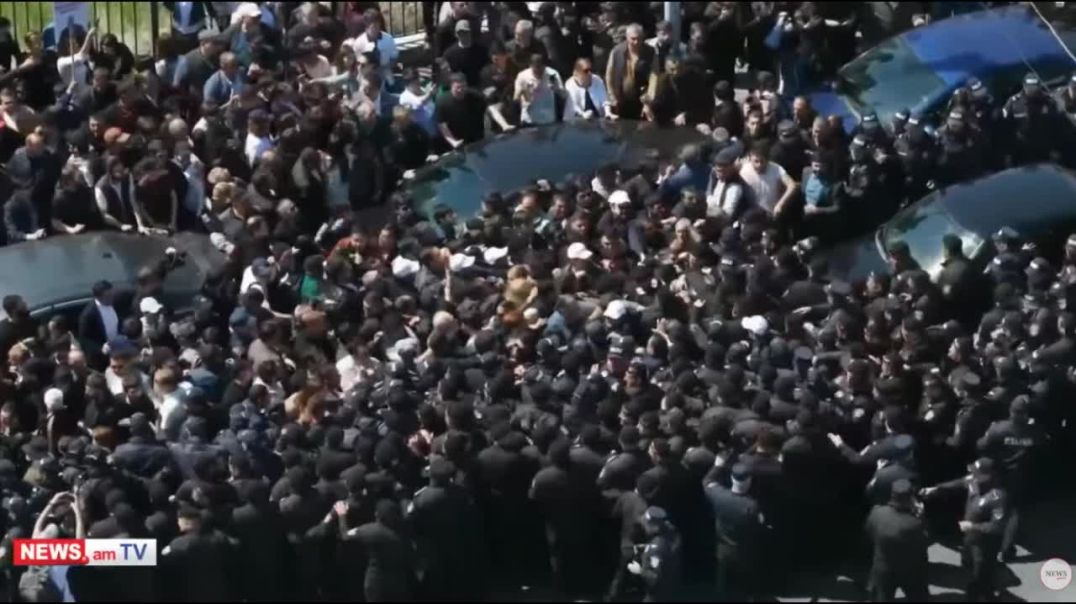 Լարված իրավիճակ` ոստիկանների ու Սամվել Կարապետյանի աջակիցների միջև