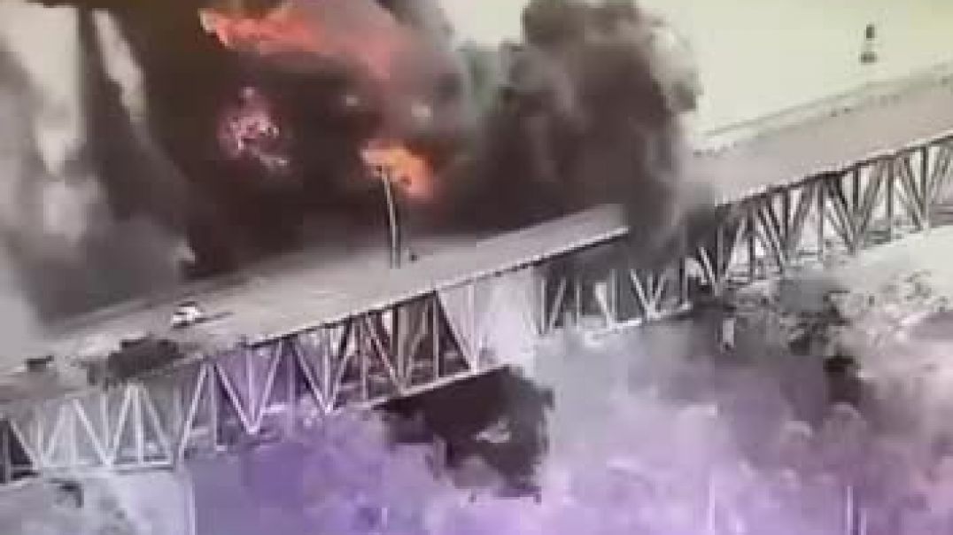 Հզոր պայթյուն՝ Պանամայի ջրանցքի կամրջի տակ