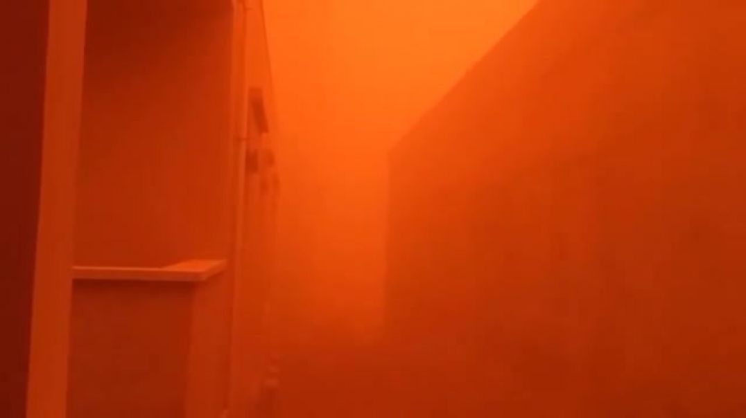 Ավազային փոթորիկ՝ Կրետե կղզում. երկինքը ստացել է նարնջա-կարմիր երանգներ