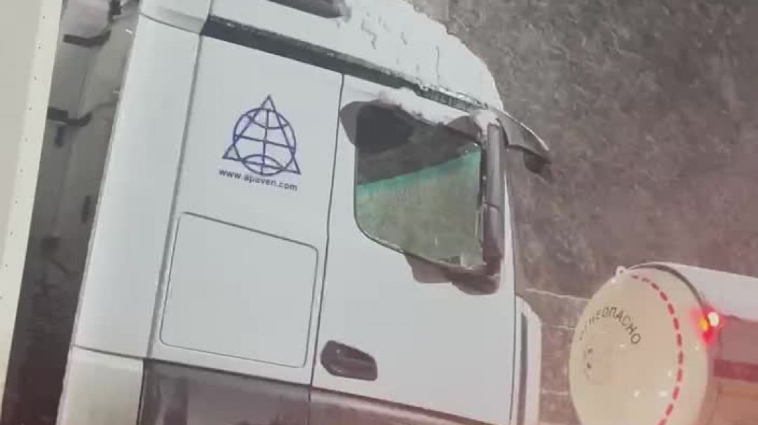 Հարյուրավոր մեքենաներ արգելափակվել են Ռուսաստանի և Վրաստանի սահմանին