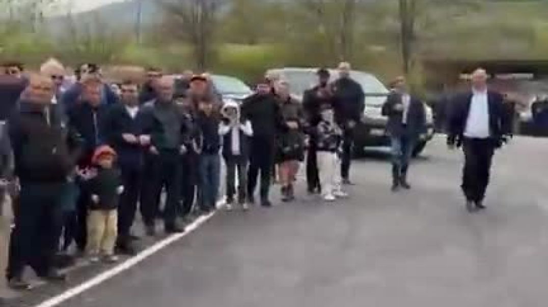 ՏԵՍԱՆՅՈՒԹ․ Ապարանք գնում ենք, դուք էնտեղ ենք, Իջեւան գալիս ենք, էստեղ եք․ Փաշինյանը՝ իր  աջակցին