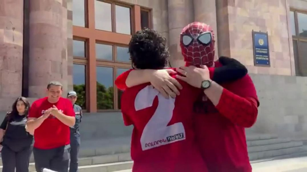 ՏԵՍԱՆՅՈՒԹ. «Մուկ տշելու» ակցիա «Բոլորին դեմ եմ» կուսակցության կողմից