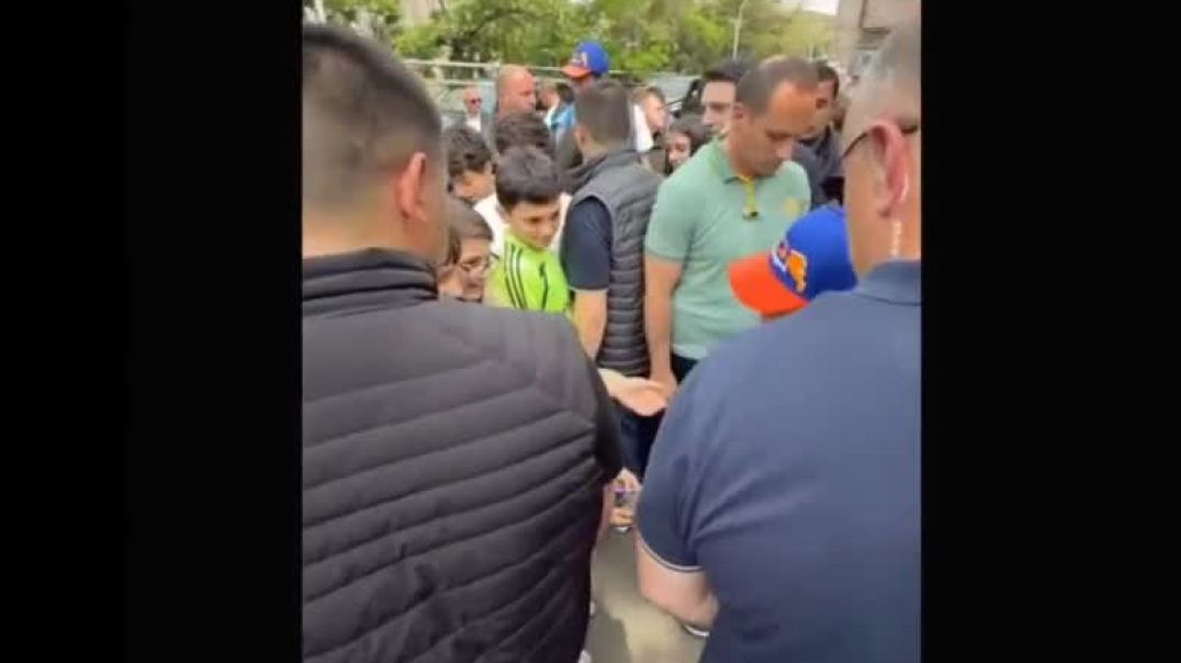 ՏԵՍԱՆՅՈՒԹ․ Պետքա փախած ման գալ, որ տնօրենը ինձ բռնելա, լավ չի լինելու․ Փաշինյան